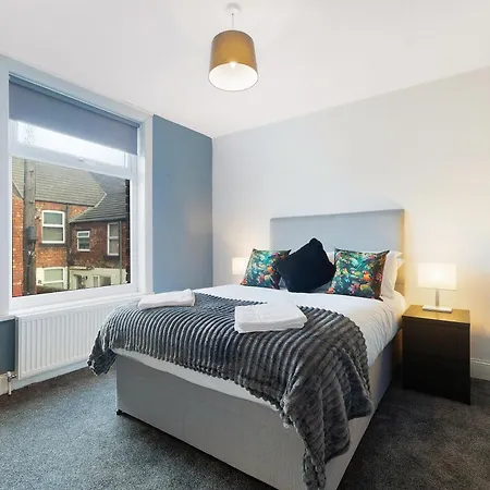 New! 5br In Queen Street *