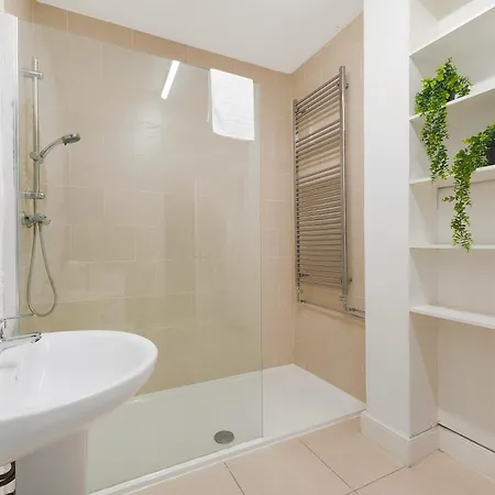 Hébergement de vacances New! 5br In Queen Street *