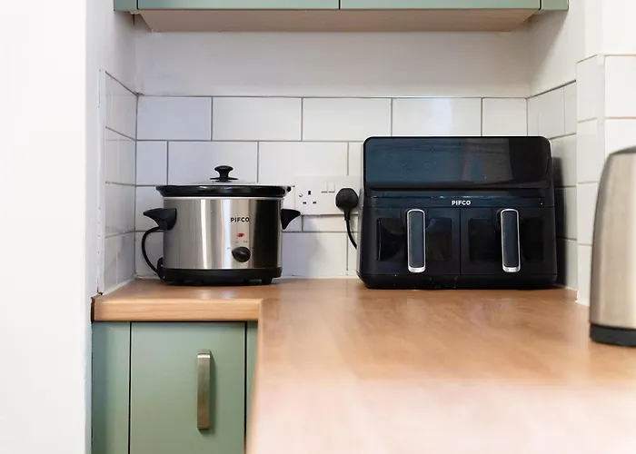 New! 5br In Queen Street Redcar