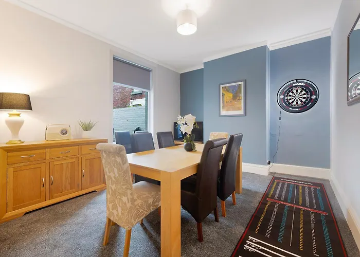 New! 5br In Queen Street Redcar