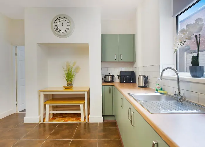 New! 5br In Queen Street Redcar